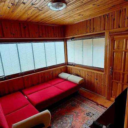 Bahcede Ahsap Bag Evi Ve Cardak Tatil Evi *